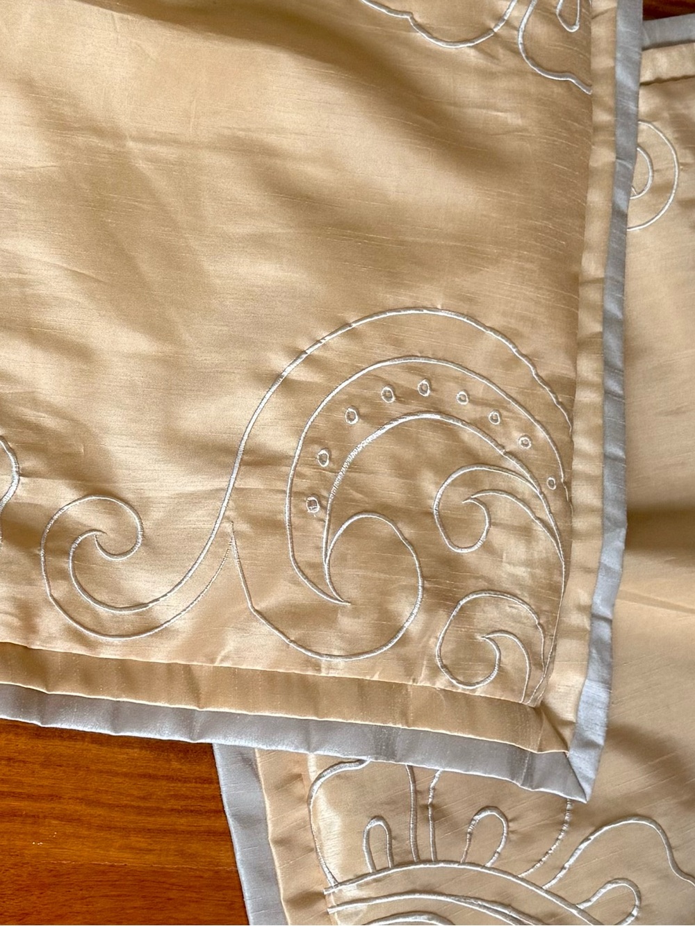 MARTHA STEWART EURO SHAMS Embroidered Sateen Pillow Shams Golden Floral Scroll